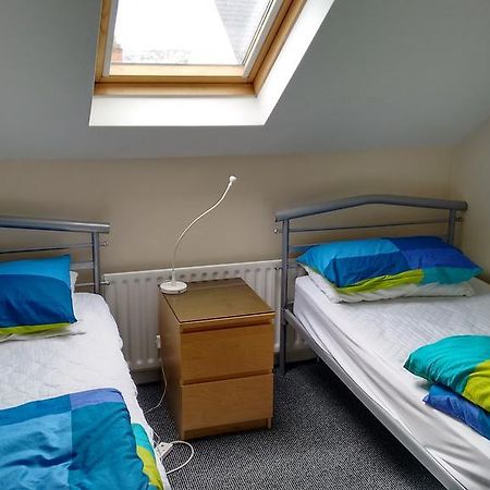 Fairman House Backpackers Bed & Breakfast Londonderry Rom bilde